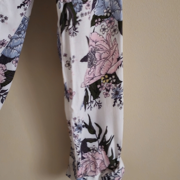 H&M Divided Floral Blue & Pink Button Down Shirt Size 14 - Picture 5 of 9